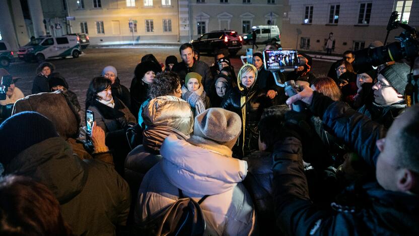 „Basų mamų“ protestas prieš galimybių pasą vaikams