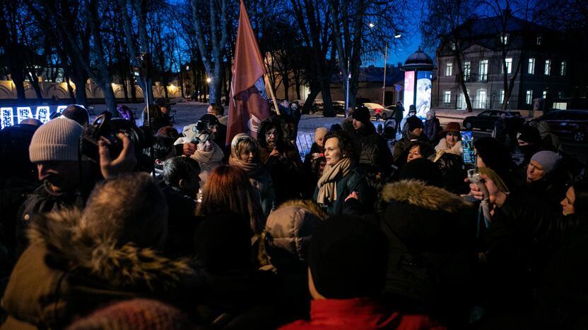 „Basų mamų“ protestas prieš galimybių pasą vaikams