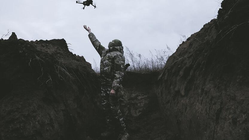  į „Delta“ sistemą integruoti ir brangūs aukštai skriejantys palydovai, ir maži karščiausiuose fronto ruožuose esančių karių dronai.