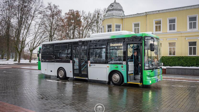 Apimtis: 2022-aisiais Druskininkų viešojo transporto parkas pasipildė dešimčia elektra varomų autobusų.  .