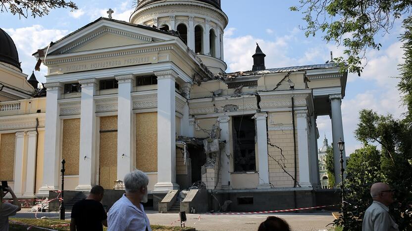 UNESCO saugoma Spaso-Preobraženskio katedra Odesoje po Rusijos raketų atakų. 