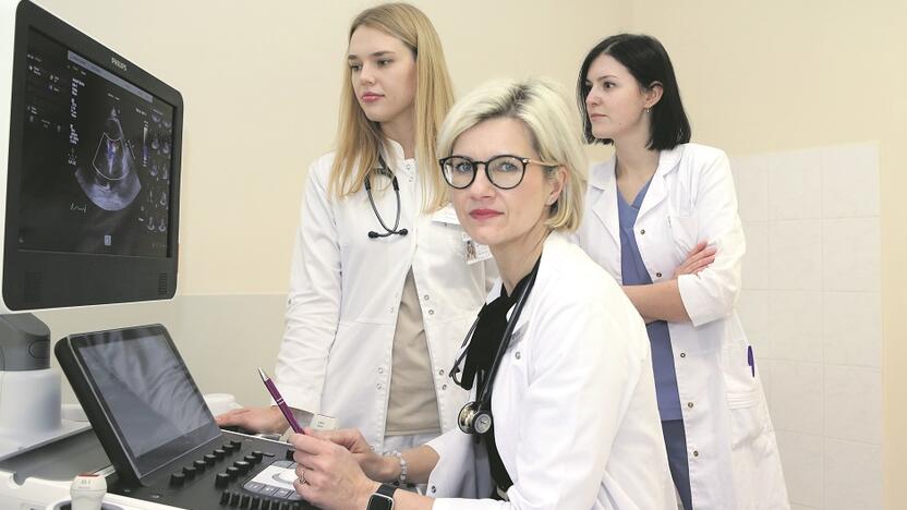 Su studentais darbo patirtimi besidalijanti D. Žaliaduonytė pastebi, kad užsienio šalių pacientai į širdies nepakankamumo kabinetus ar klinikas patenka paprasčiau, jiems nereikia eiti tokio ilgo kelio kaip Lietuvoje.