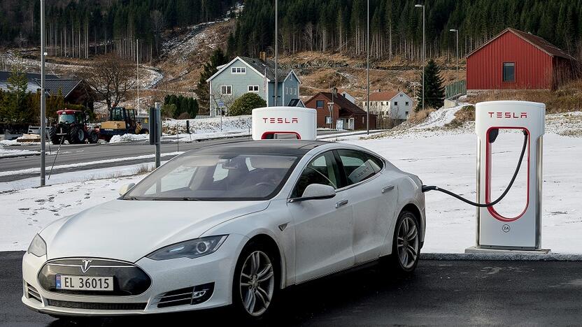 Prekyba: pernai Norvegijoje parduoti 138 265 nauji elektromobiliai, daugiausia – JAV gamintojos „Tesla“. 