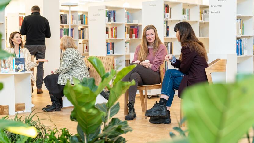 Pirmasis „Ąžuolyno“ bibliotekos savaitgalis – pilnas šurmulio