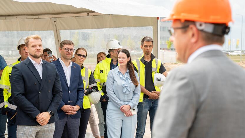 Kauno rajone kyla moderniausias Baltijos šalyse „Omniva LT“ siuntų rūšiavimo terminalas