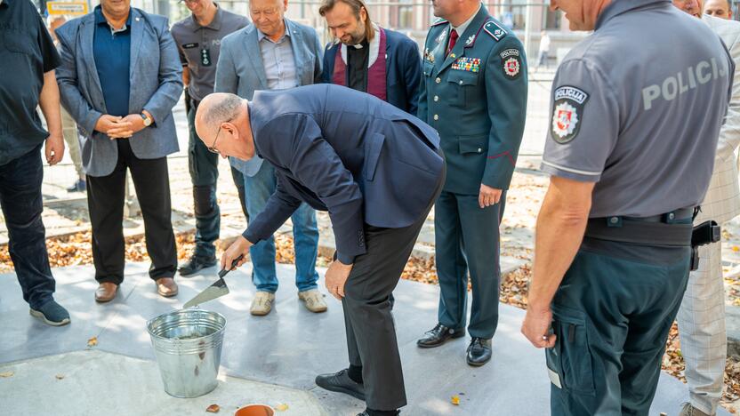 Policijos obelisko kapsulės įkasimo ceremonija