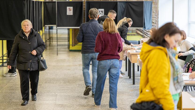 Kauniečiai balsuoja antrajame Seimo rinkimų ture