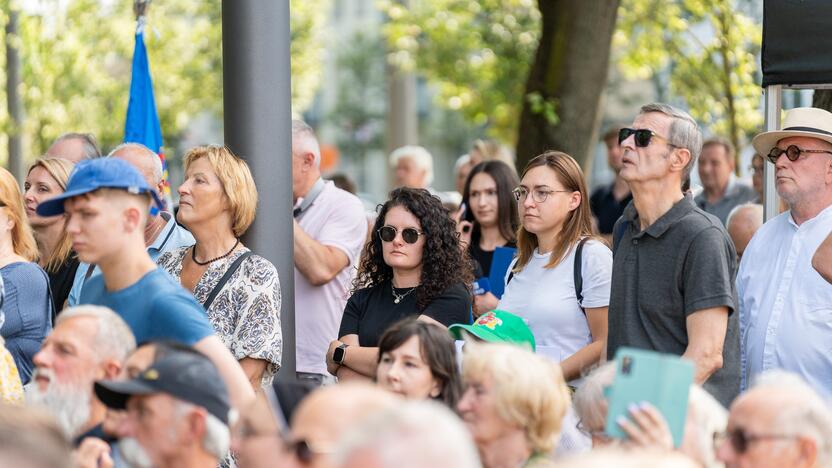 Atidengtas Aleksandro Jogailaičio paminklas