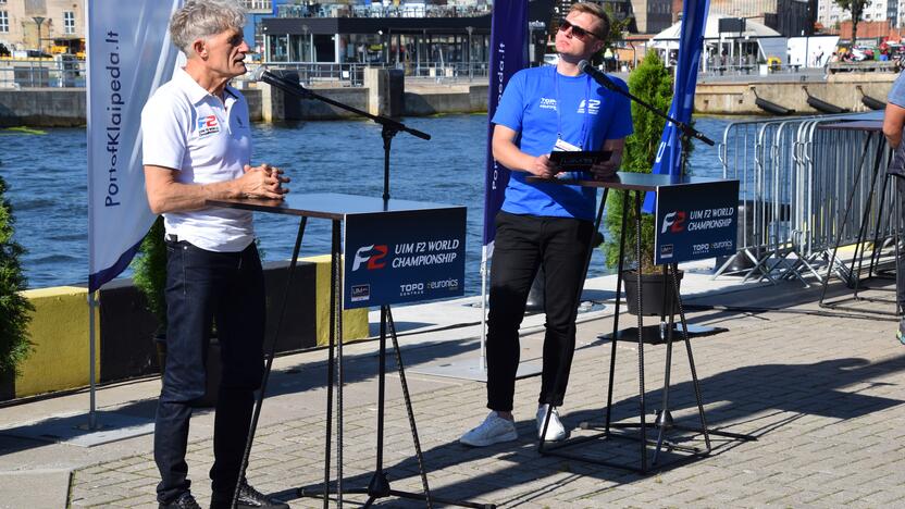 F2 vandens formulių paradas ir spaudos konferencija