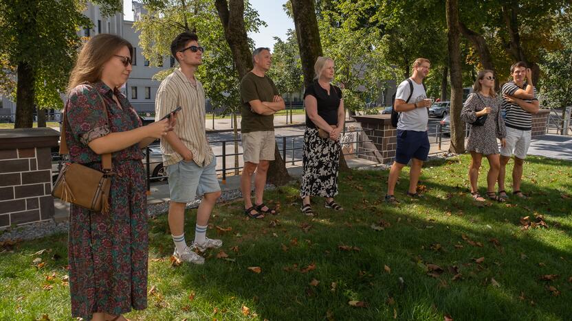 Ekskursija "Gyvi namai" pakvietė į Kauno menininkų namus