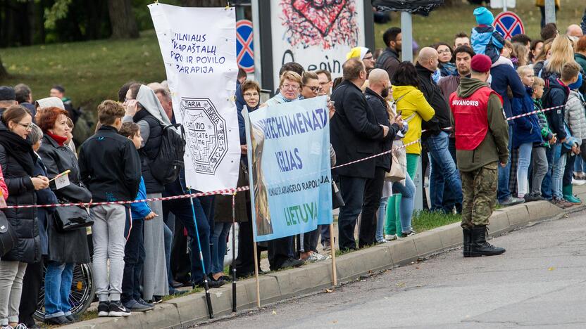 Popiežiaus kelionė iki Katedros aikštės