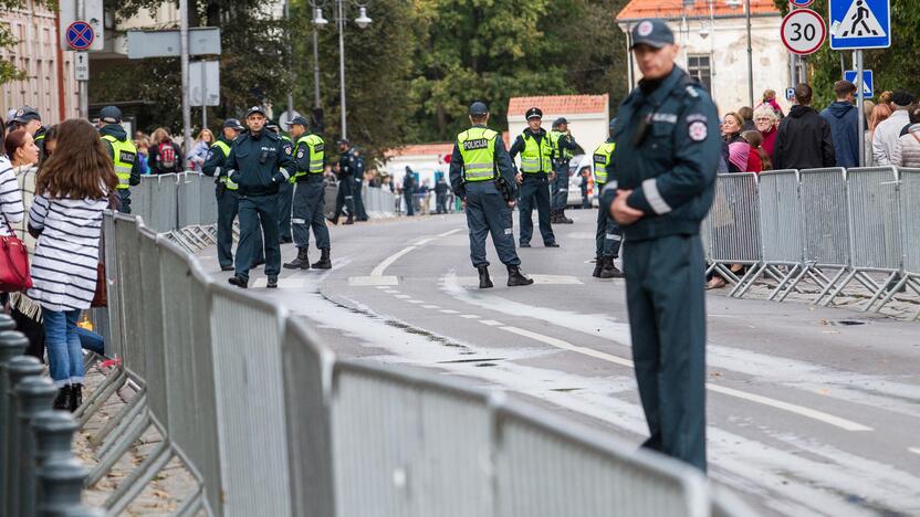 Popiežiaus kelionė iki Katedros aikštės