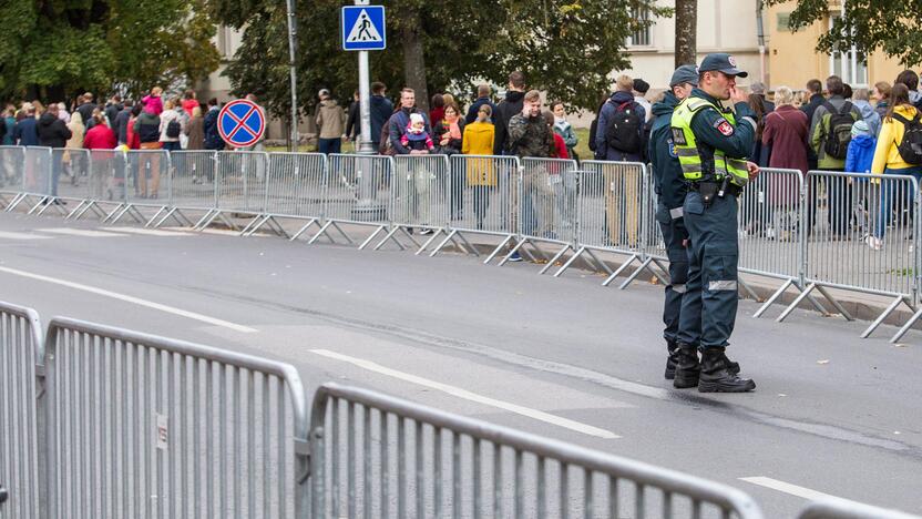 Popiežiaus kelionė iki Katedros aikštės