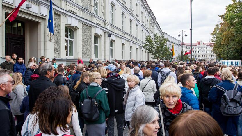 Popiežiaus kelionė iki Katedros aikštės