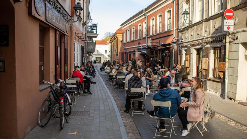 Įteisintas 9 proc. lengvatinis PVM itin nuo pandemijos nukentėjusiems maitinimo ir kultūros sektoriams