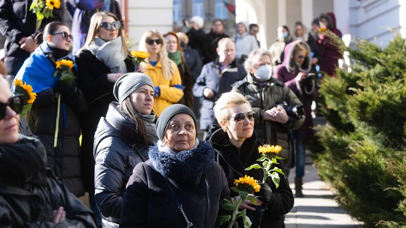 Kovo 8-ąją – solidarumo su Ukrainos moterimis akcija