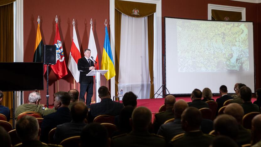 O. Arestovyčiaus pranešimas konferencijoje Vilniuje