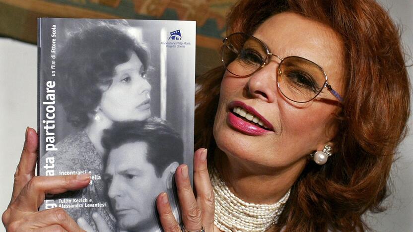 1934 m. gimė garsi italų kino aktorė ir „Oskaro“ laureatė Sophia Loren