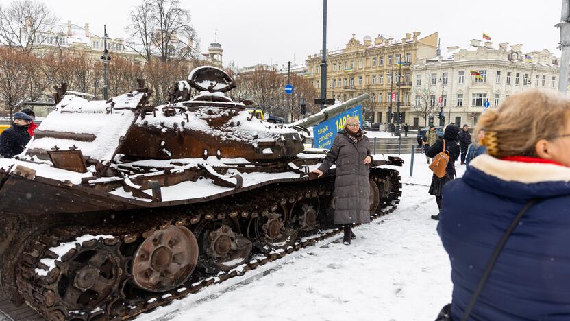 Vilniuje eksponuojamas ukrainiečių sunaikintas rusiškas tankas