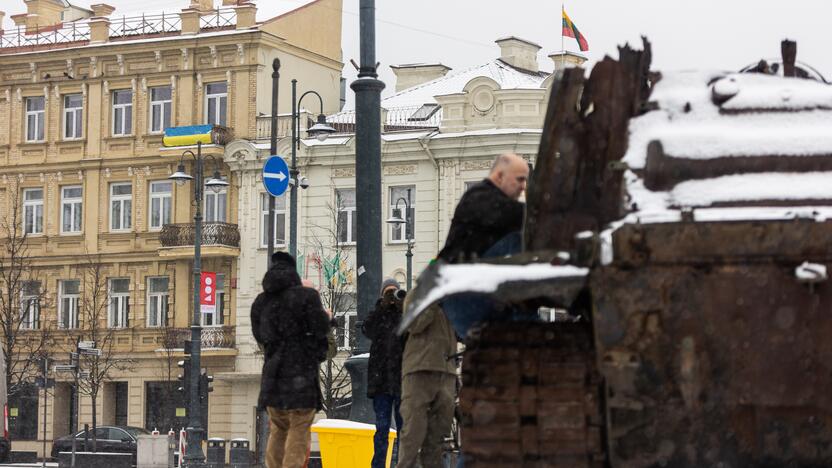 Vilniuje eksponuojamas ukrainiečių sunaikintas rusiškas tankas