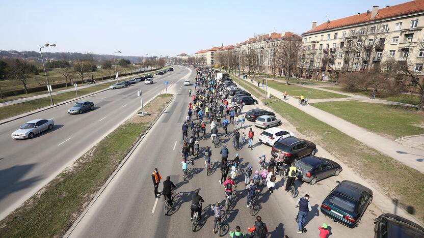 Riedynėmis Kaunas atidarė dviračių sezoną