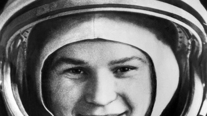 1963 m. į orbitą pakilo pirmoji pasaulyje kosmonautė moteris Valentina Tereškova