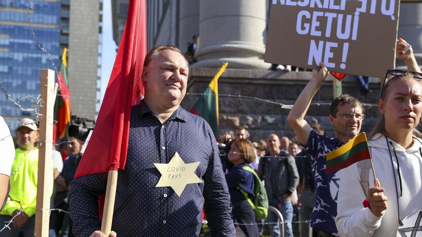 Protestas prie Seimo prieš COVID-19 ribojimus