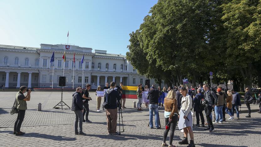 Liberalaus jaunimo akcija prie Prezidentūros