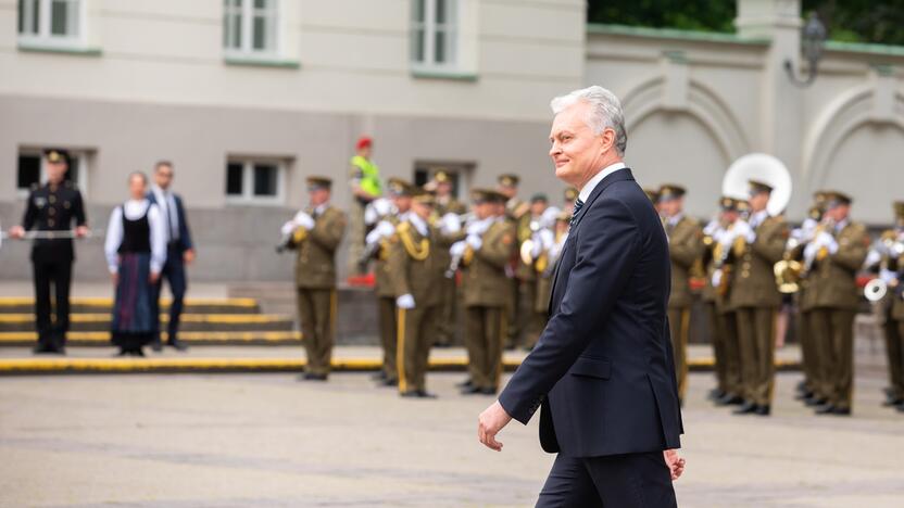 Karo akademijos absolventams – karininkų laipsniai