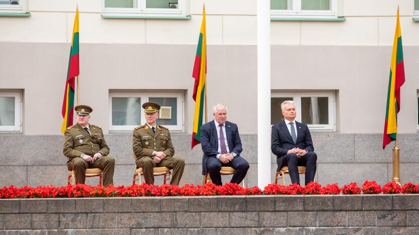 Karo akademijos absolventams – karininkų laipsniai