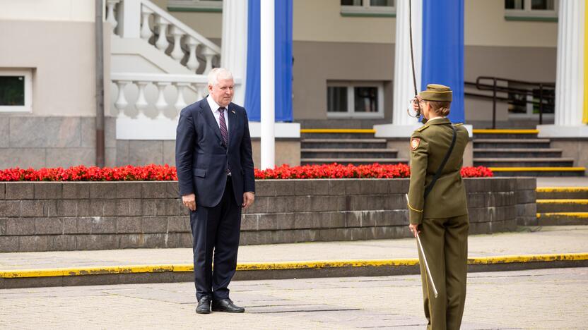 Karo akademijos absolventams – karininkų laipsniai