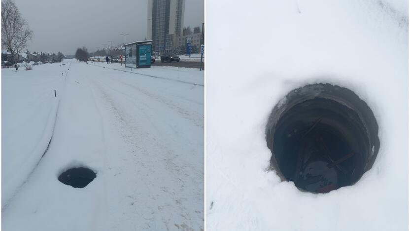 Šokiravo: klaipėdiečiai, tamsoje einantys į autobusų stotelę, išvydo net penkis atvirus kanalizacinius šulinius.