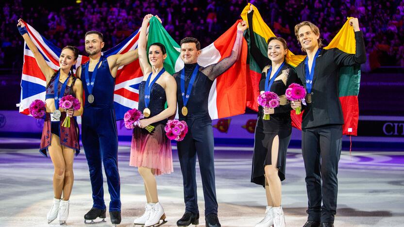 Prizininkai: ledo šokių medalius išsidalijo (iš kairės) L. Fear ir L. Gibsonas, Ch. Guignard ir M. Fabbri, A. Reed ir S. Ambrulevičius.