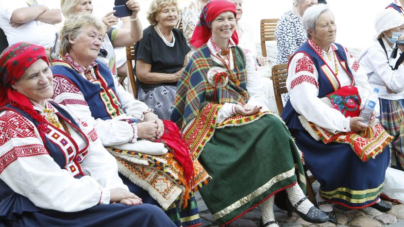 Tradicija: minint rudens lygiadienį, Klaipėdoje daug metų vyksta šventė „Baltų kultūros banga“, į kurią atvyksta ir latviai.