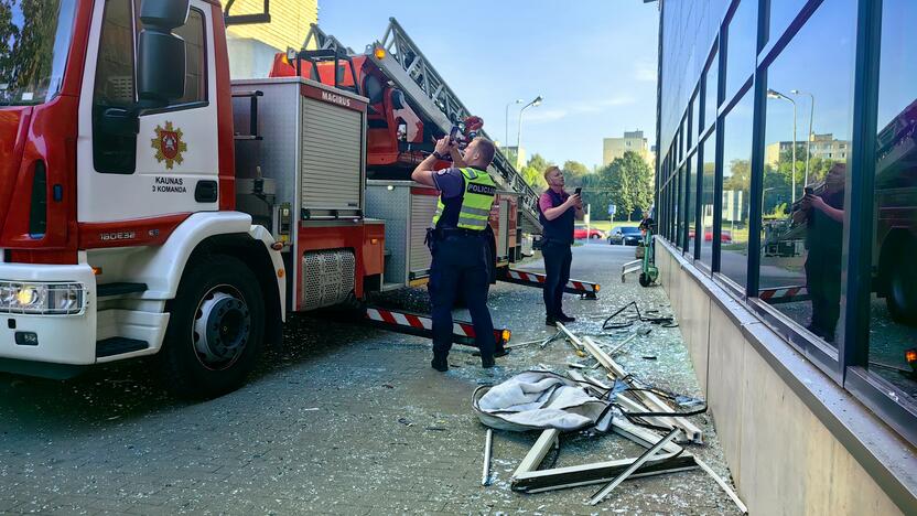 Grėsmė: paspirtuko baterijos pirmadienį Kaune sukeltas sprogimas sukėlė tiesioginį pavojų žmonių gyvybei.