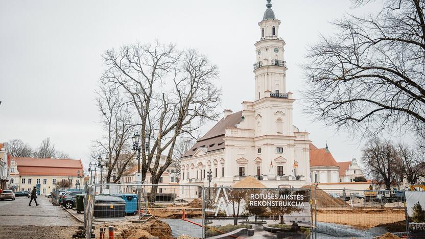 Darbai: jeigu darbai vyks pagal planą, šiemet Kalėdų eglutė sugrįš į centrinę Senamiesčio aikštę.