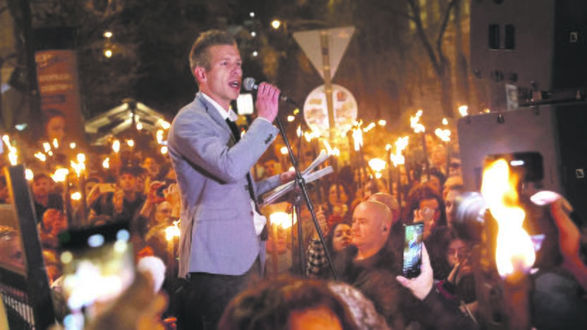 Kol kas nežinia, ar P. Magyaras (nuotr.) sugebės mobilizuoti V. Orbanu nepatenkintus vengrus, tačiau surengti masinę protesto akciją jam jau pavyko.