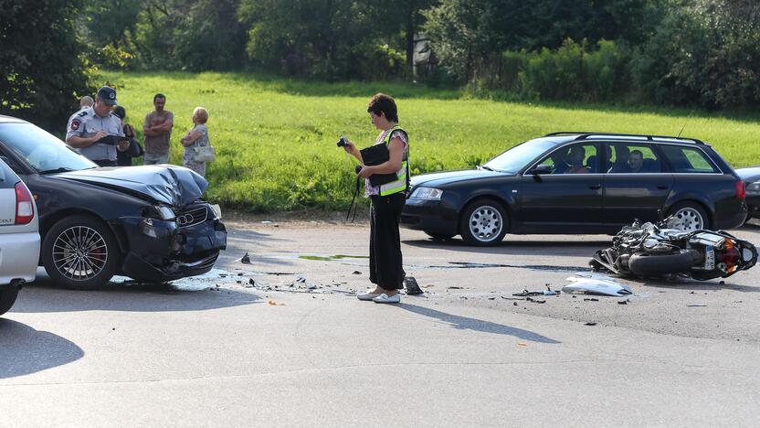 Automobilio ir motociklo avarija