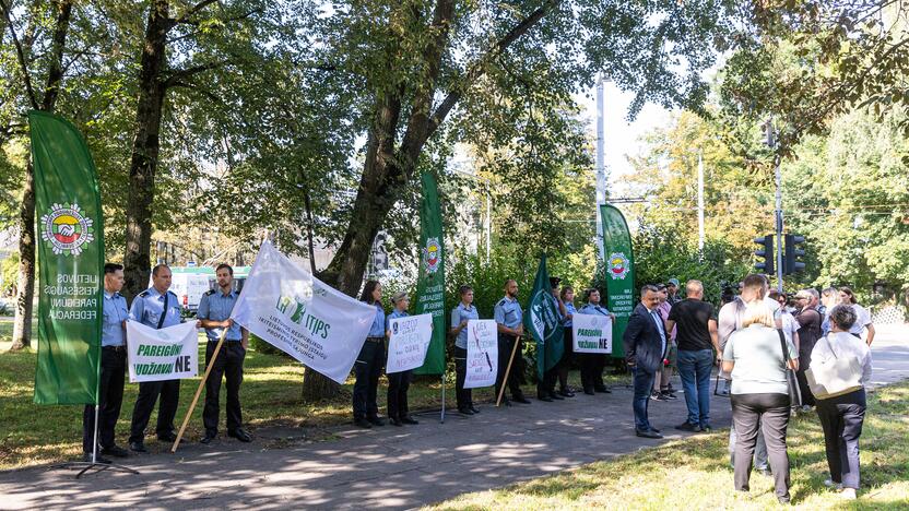 Lietuvos teisėsaugos pareigūnų federacijai priklausančių profesinių sąjungų piketas