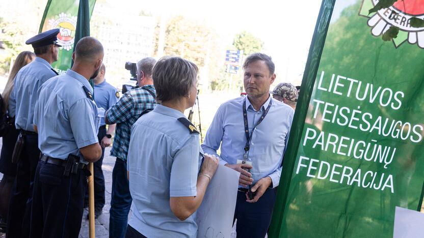 Lietuvos teisėsaugos pareigūnų federacijai priklausančių profesinių sąjungų piketas