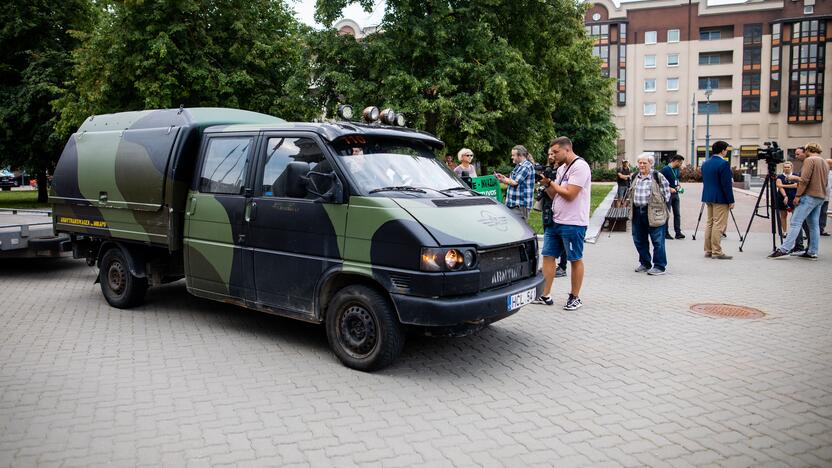 Protestas prie Seimo: reikalauja užkirsti kelią į Lietuvą migrantams