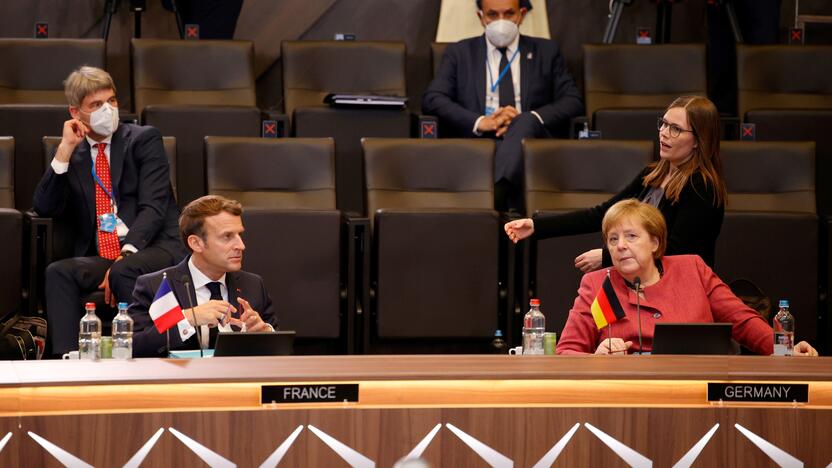 Emmanuelis Macronas ir Angela Merkel