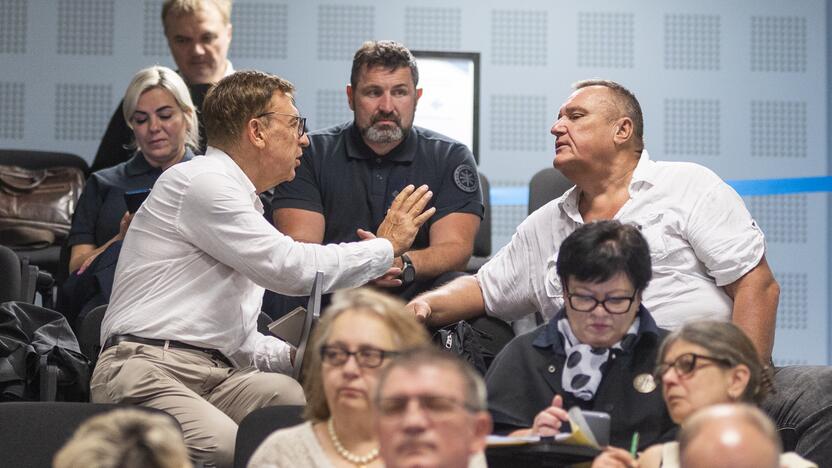 Vilniaus miesto apylinkės teisme – prie Seimo vykusių riaušių bylos nagrinėjimas