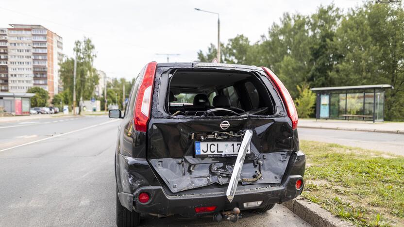 Vilniuje – girta moteris rėžėsi į šešis automobilius