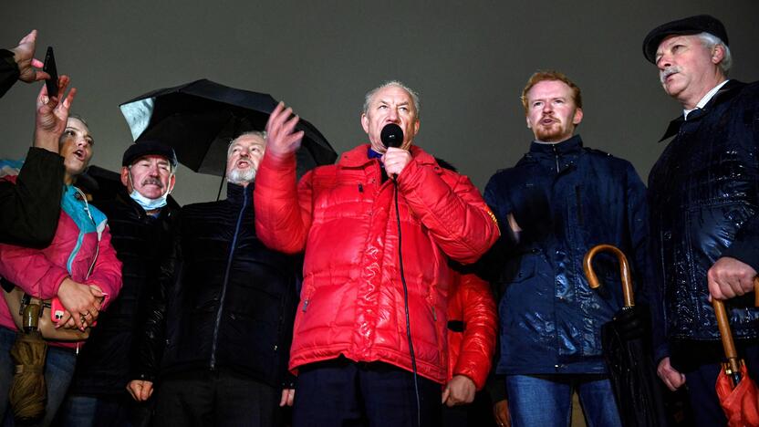 Vedliai: vargu, ar prieš porą metų kas galėjo prognozuoti, kad po eilinių suklastotų rinkimų vieninteliai komunistai surengs protesto akciją.