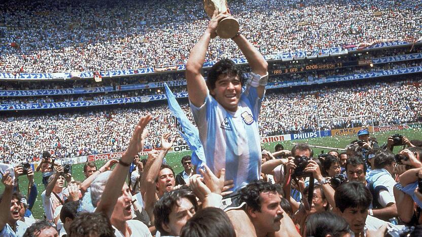 Triumfas: 1986-aisiais Argentinos futbolo rinktinė su D.Maradona pasaulio čempionato finale 3:2 įveikė vokiečius.