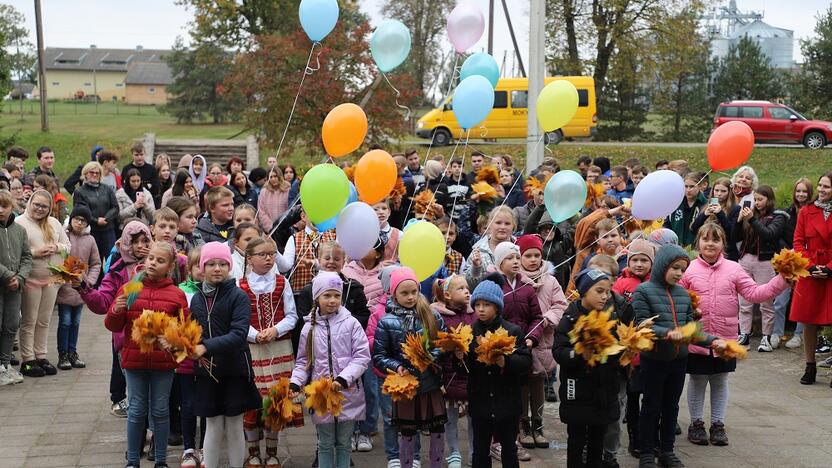 Tikslas: savivaldybė siekia Vandžiogalos gimnazistams sukurti jaukią, šiltą, saugią aplinką.