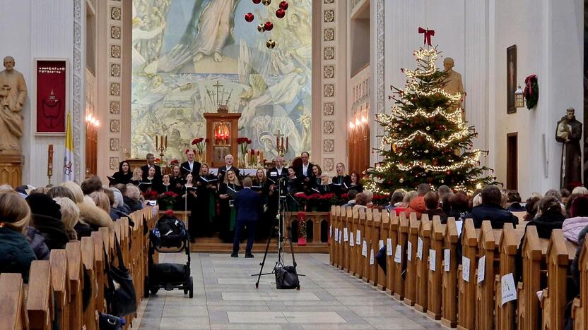 Religija: tradiciškai kalėdinio meto pabaigą byloja Trijų Karalių šventė.