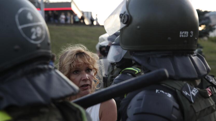 Baltarusijoje žmonės ir toliau reiškia nepasitenkinimą valdžia protestuodami