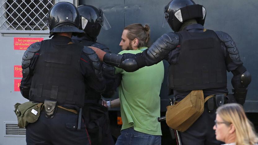 Baltarusijoje žmonės ir toliau reiškia nepasitenkinimą valdžia protestuodami